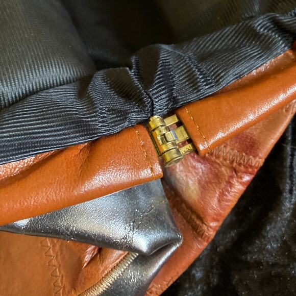 Vintage Leather Giraffe Embroidered Patchwork Metallic Embossed Purse Leaf Gold - Picture 12 of 14